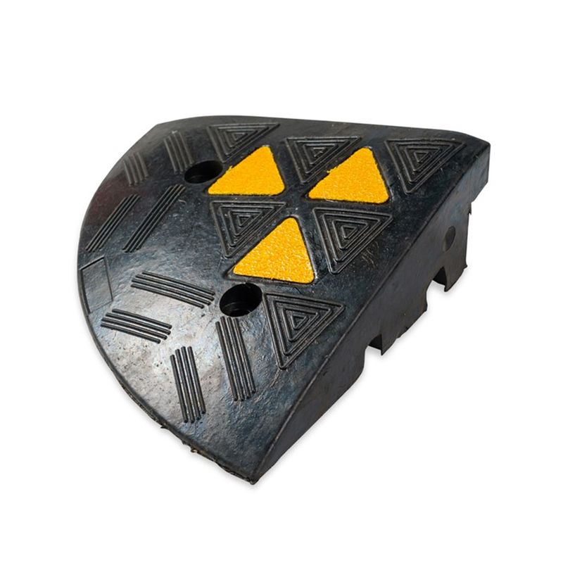 krre200 Hi-Viz Kerb Ramp End Cap Rubber 450mm x 450mm x 200mm - Black/Yellow 7 Black rubber kerb ramp with yellow triangles, designed for easy access over curbs. Durable and slip-resistant surface.