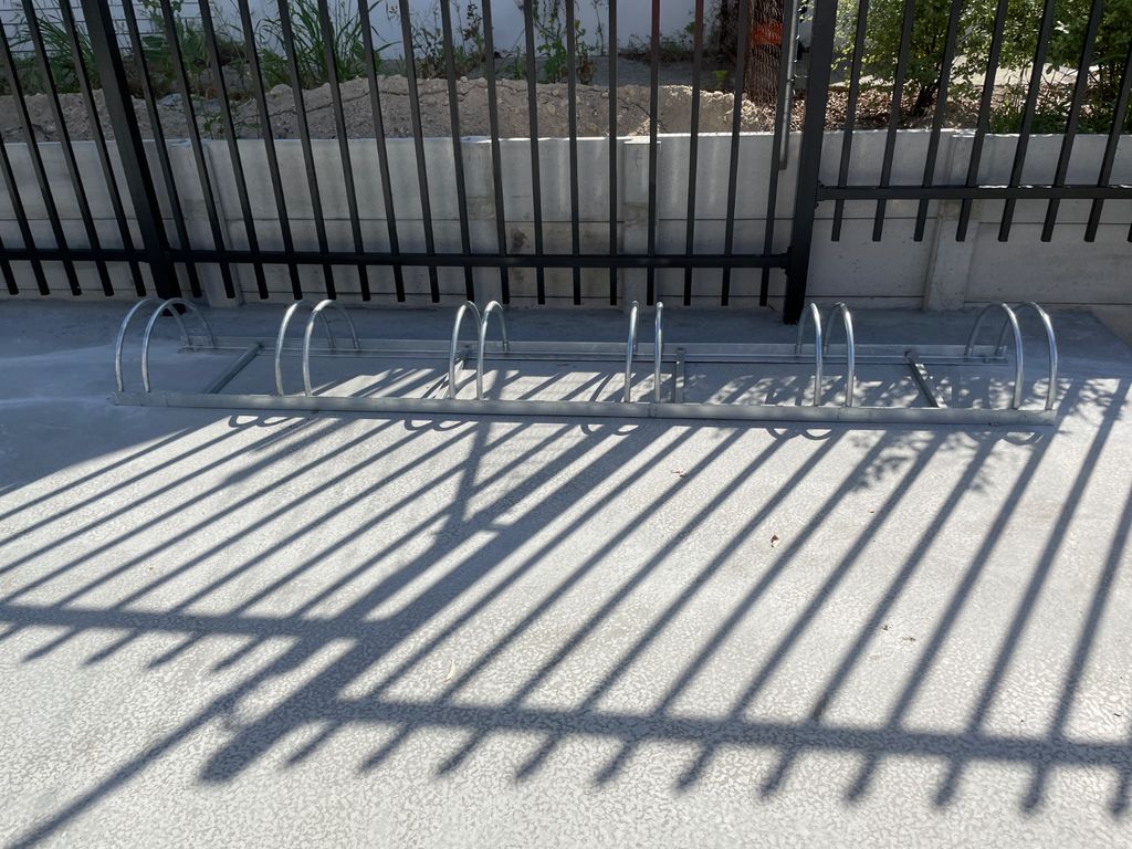 DBR6SM Dugite 6-Bike Rack Surface Mount - Heavy Duty Galvanised (HDG) 2 Dugite 6-Bike Rack Surface Mount. Heavy Duty Galvanised (HDG) bike rack for parking six bikes securely. Steel construction.